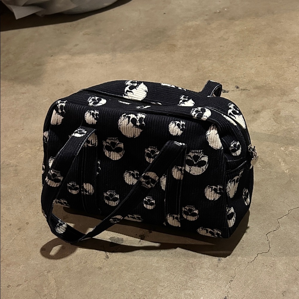 Skull Patterned Black Handbag